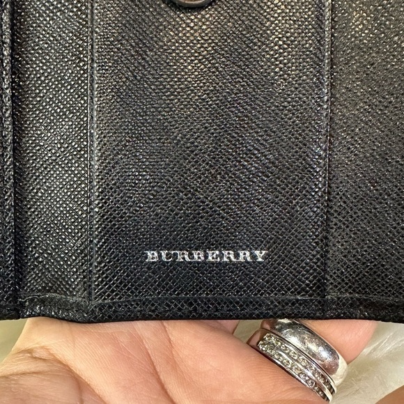 BURBERRY 4 key holder in black - Picture 14 of 16